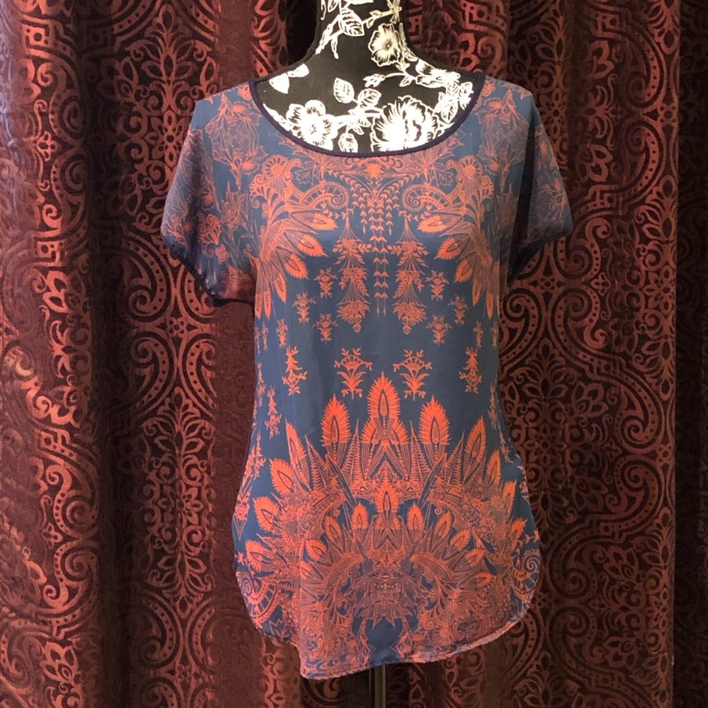 🌞 5/$25 Summer Sale 🌞 Cute tee in red/navy